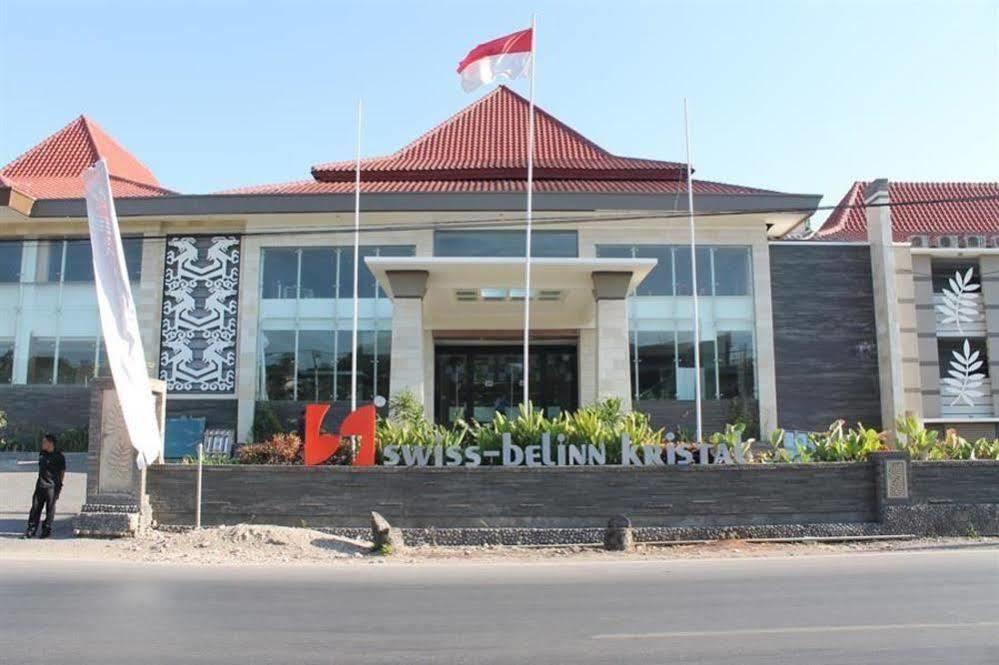 Kristal Hotel Kupang Купанг Экстерьер фото